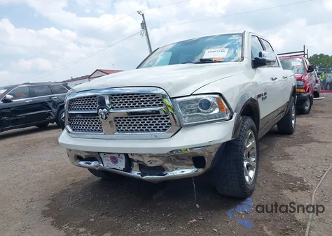 2017 Ram 1500 Laramie 4X4 5'7 Box из США, поврежденный, VIN 1C6RR7NM7HS874872